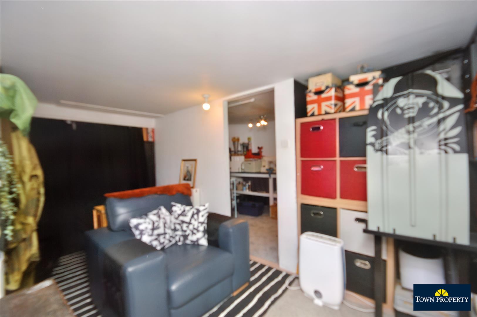 Property Details for Hurst Road Eastbourne East Sussex BN21 2PW Town Property Estate Agents